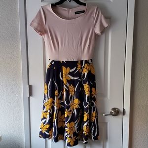 💥💥4/20💥💥Vintage floral swing dress